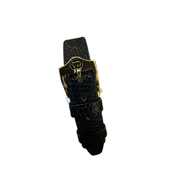 Elegant Vintage 80s Black & Gold Gucci Watch - Picture 5 of 7